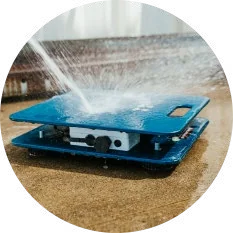 Water spraying onto a FairPick LE scale